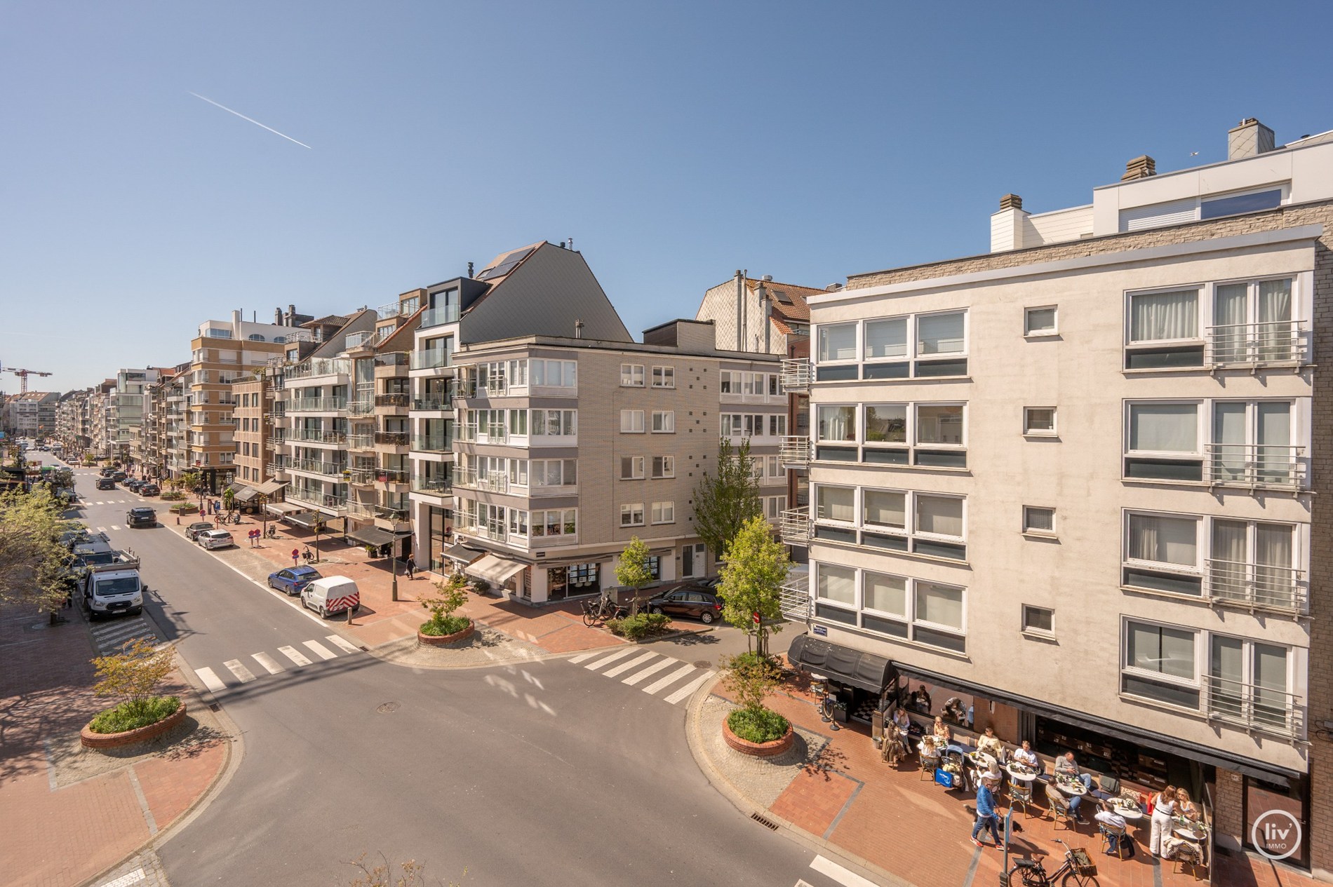 Projet de rénovation luxueux comprenant 3 chambres, situé sur l'avenue Dumortier (largeur de façade de 7 mètres). 