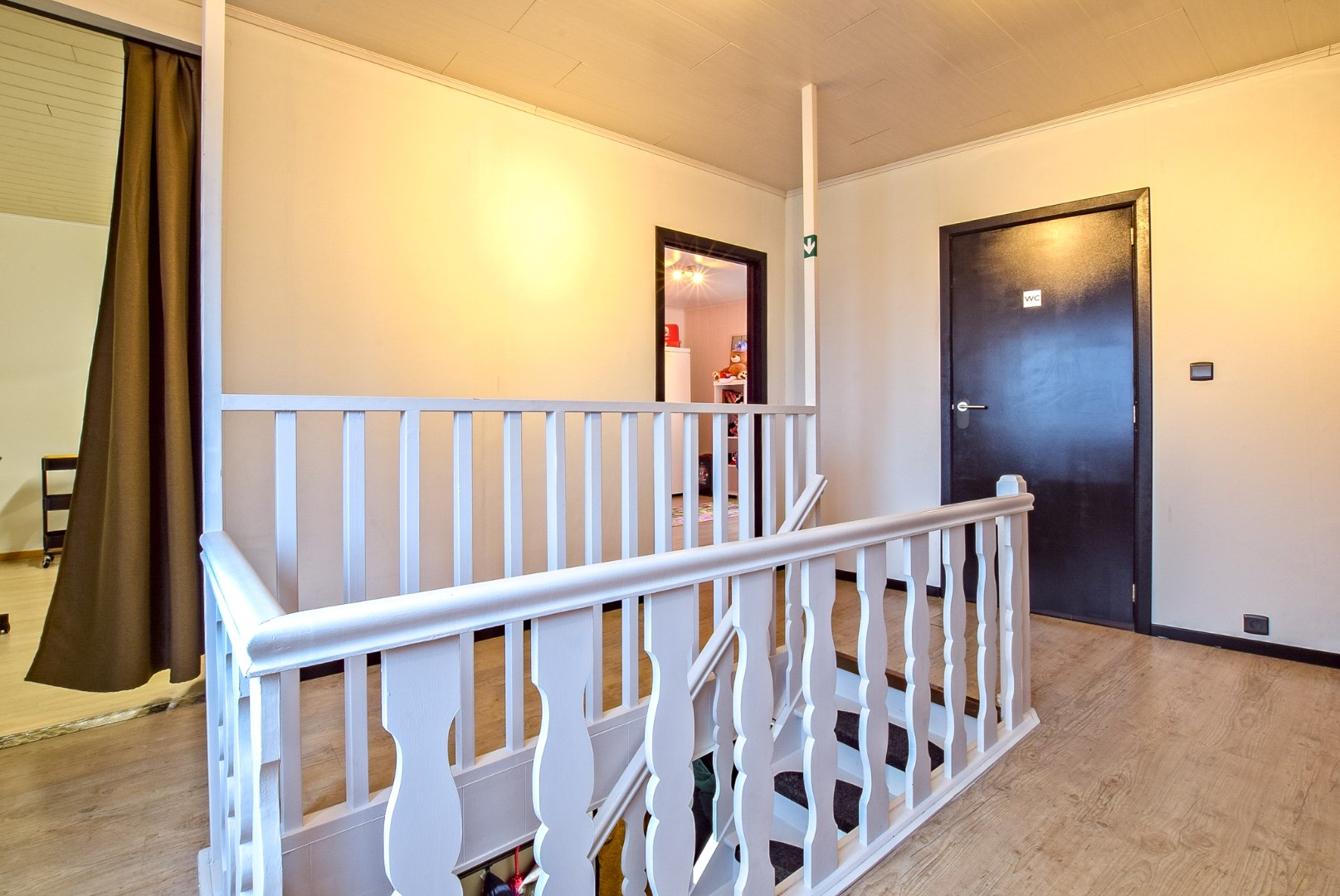 Ruime gezinswoning met garage te Pervijze op 518 m² met prachtige verzichten. 