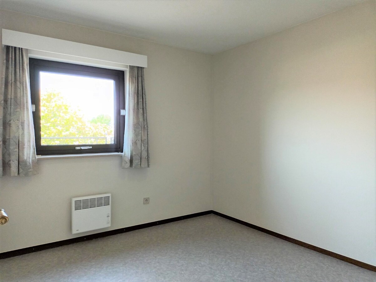MOOI, RUIM APPARTEMENT MET 2 SLAAPKAMERS GELEGEN IN HET HARTJE VAN KERMT 