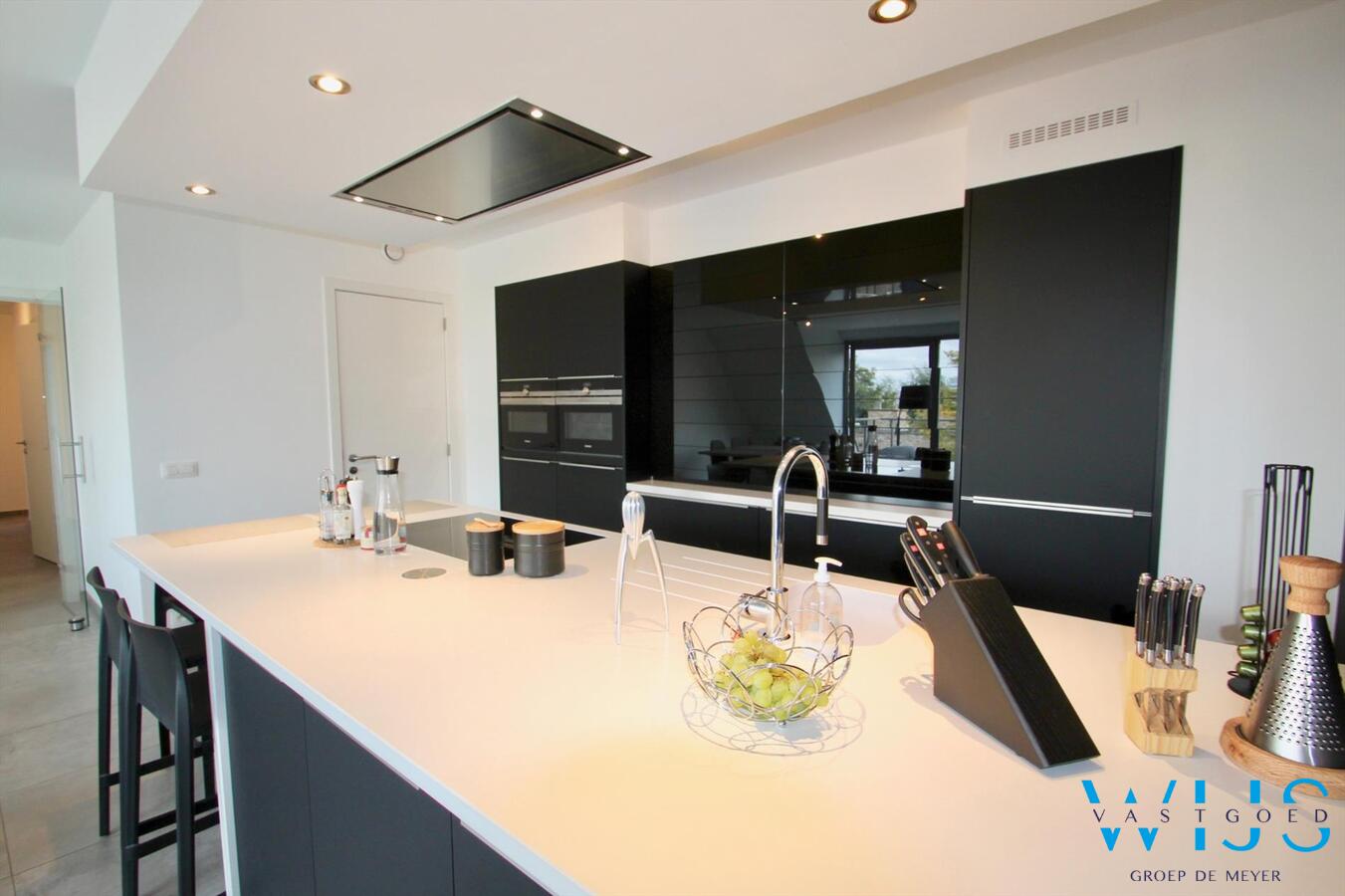 Prachtig afgewerkt appartement in hartje Wippelgem EVERGEM! 