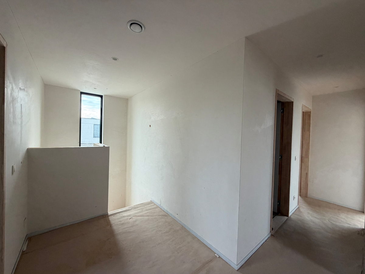 Ruime nieuwbouwwoning met terras en tuin. 