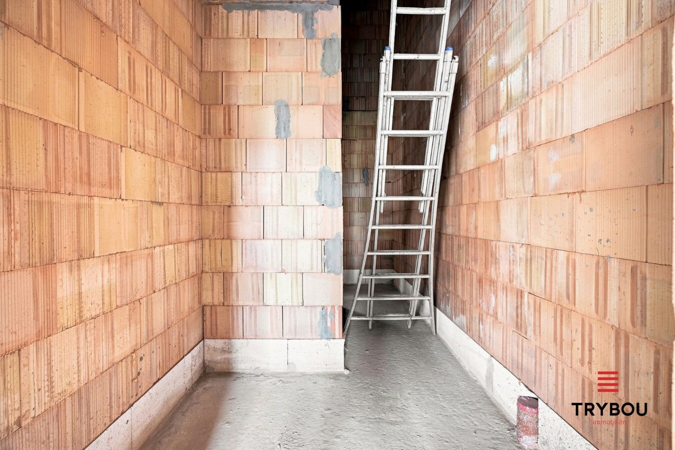 Ruime casco halfopen nieuwbouw met ruime garage in Merkem! 