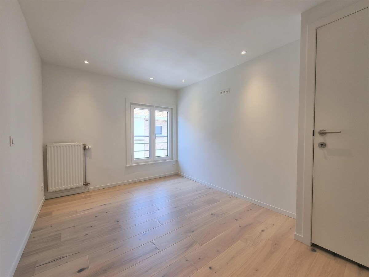 Volledig gerenoveerde woning met garage vlakbij het strand - Heist 