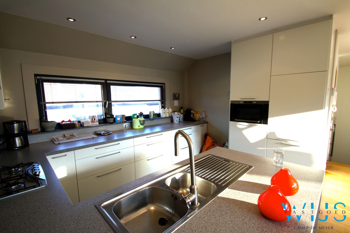 Prachtige stijlvolle woning vlakbij het station Gent-Sint Pieters! 