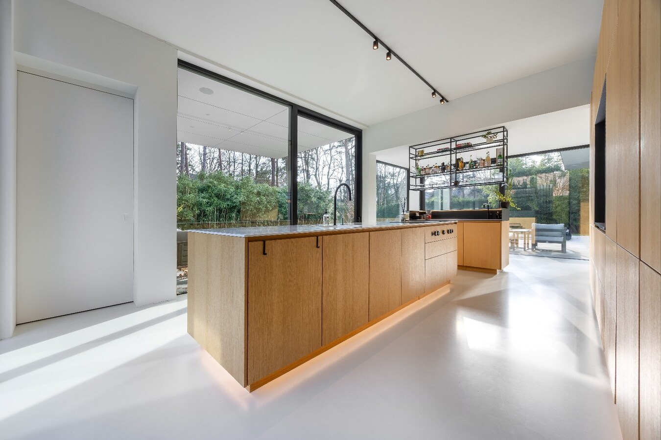 Moderne gelijkvloerse designvilla in exclusief privédomein 