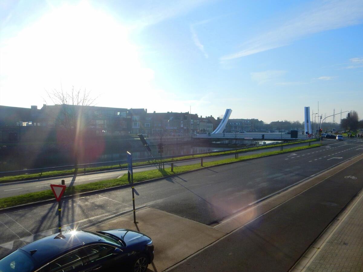 Vernieuwd appartement met 2 slaapkamers 