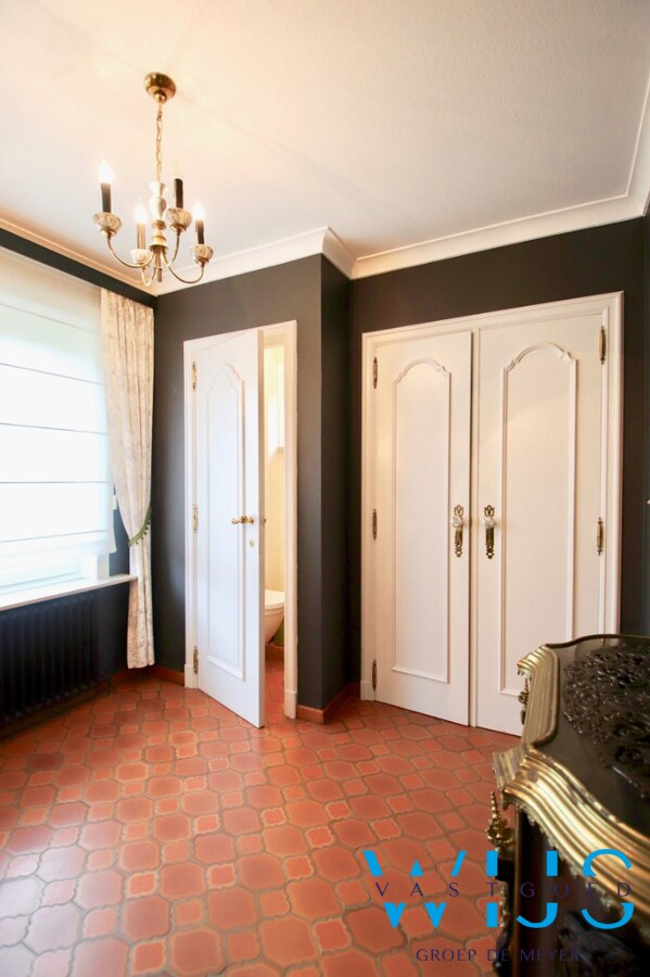 Statig woonhuis op 1104 m² in het centrum van Sleidinge ! 