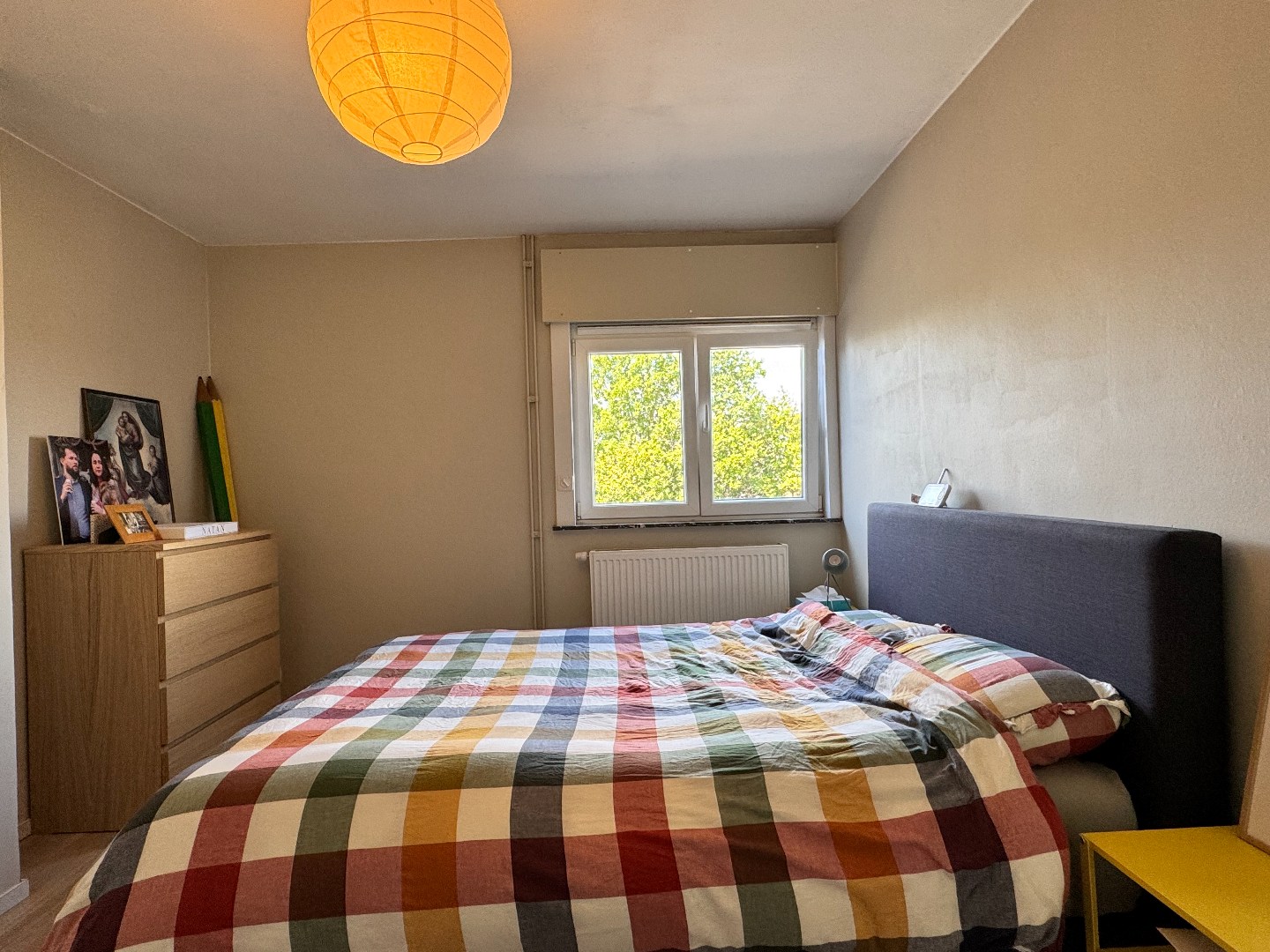 Gerenoveerde halfopen woning met 3 slaapkamers, tuin en carport 
