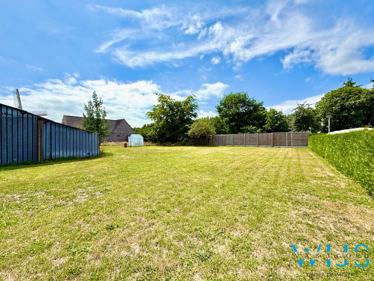 Bouwgrond van 1030m² op TOPLOCATIE ! 