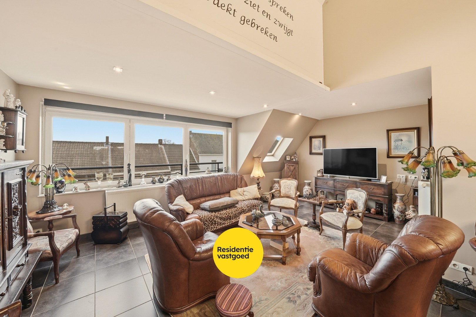 Investeringsopportuniteit: Duplexappartement (185 m²) met 2 zonneterrassen in hartje Oudenburg 