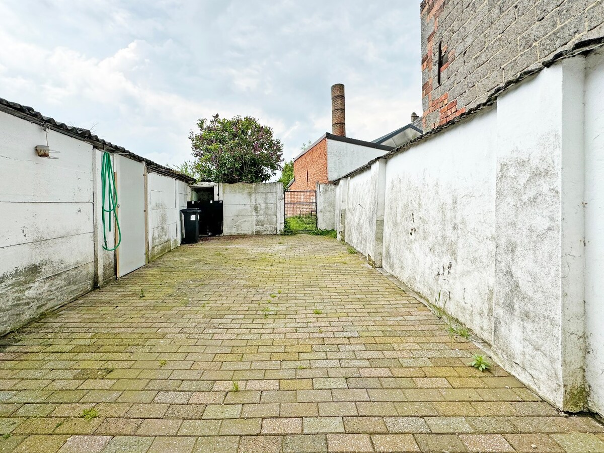 Te renoveren woning met 3 kamers en tuin centrum Herzele 