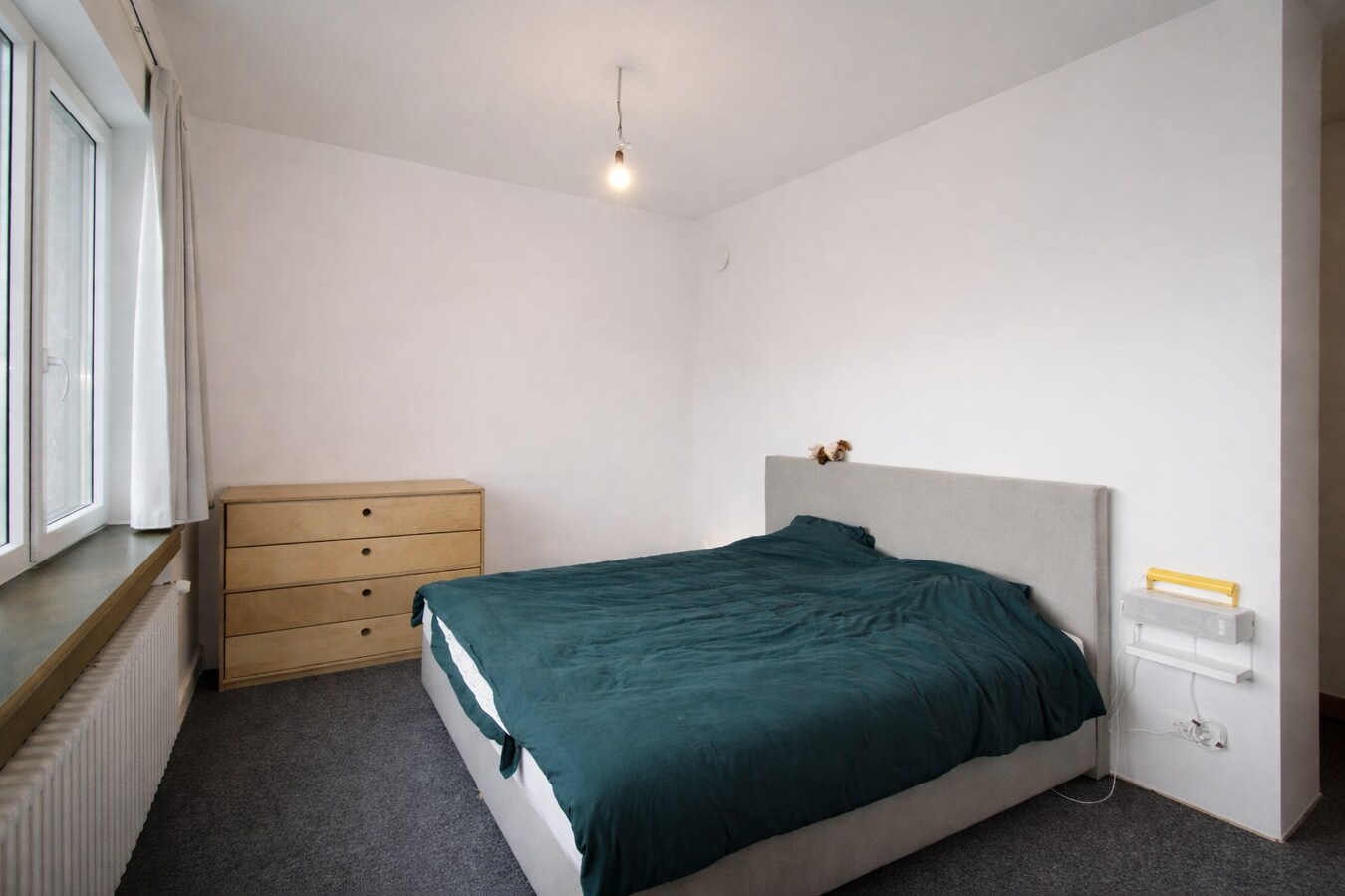 Uitzonderlijk ruim duplex appartement met extra zolderverdieping, tuin en dakterras op topligging in het centrum van Sint-Niklaas! 