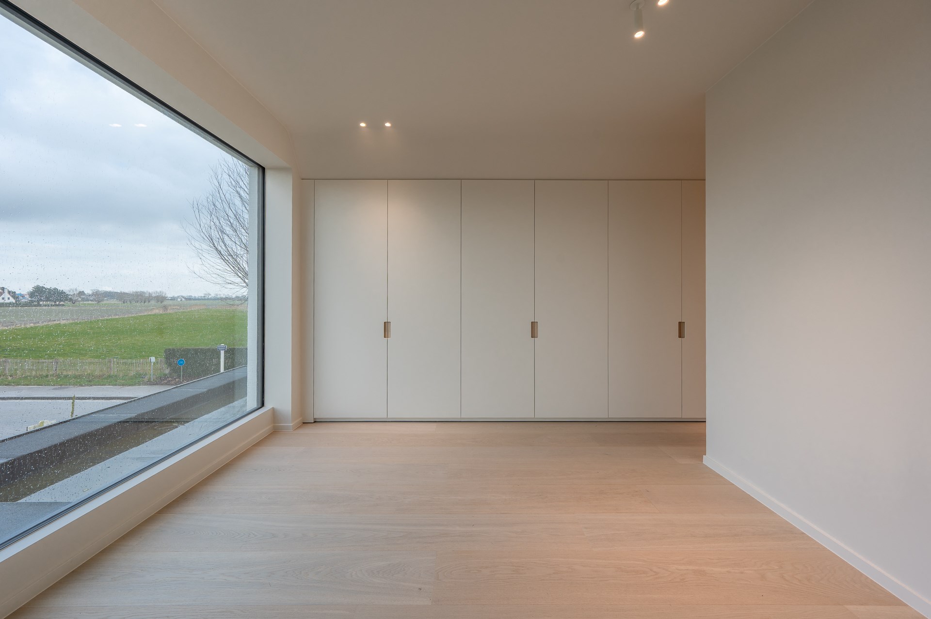 Luxueuze volledig afgewerkte nieuwbouwvilla gelegen aan de rand van het Zoute. 