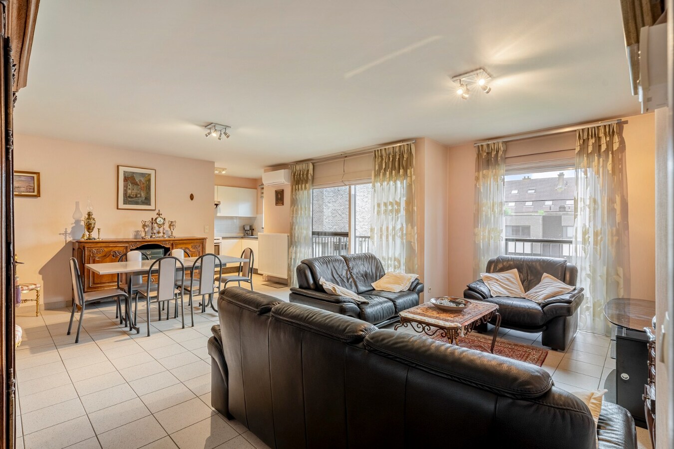 Comfortabel appartement met 1 slaapkamer, terras en autostandplaats nabij het centrum van Maaseik! 
