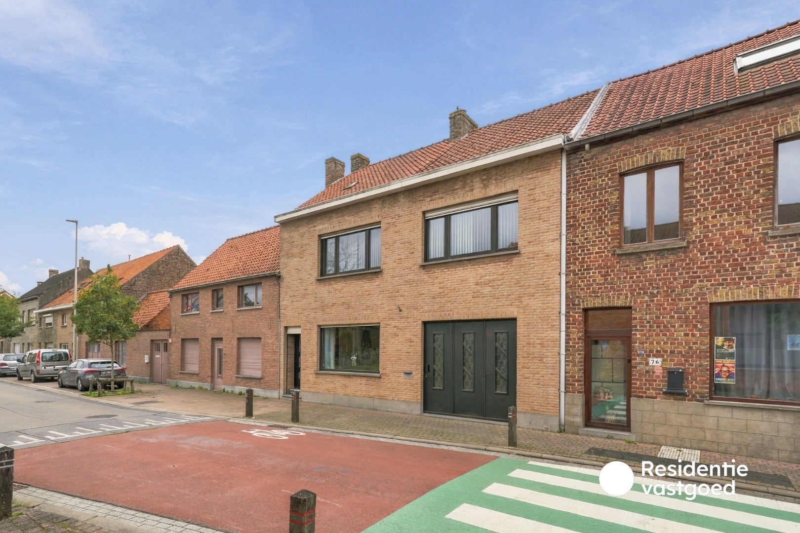 Ruime woning met garage in hartje Zandvoorde 