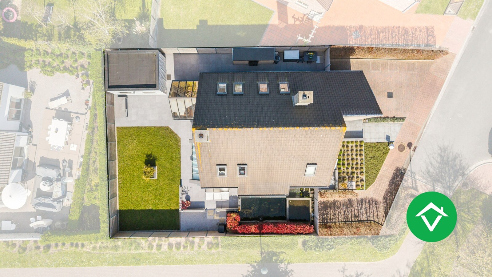 Alleenstaande woning met 5 slaapkamers en garage te Torhout 