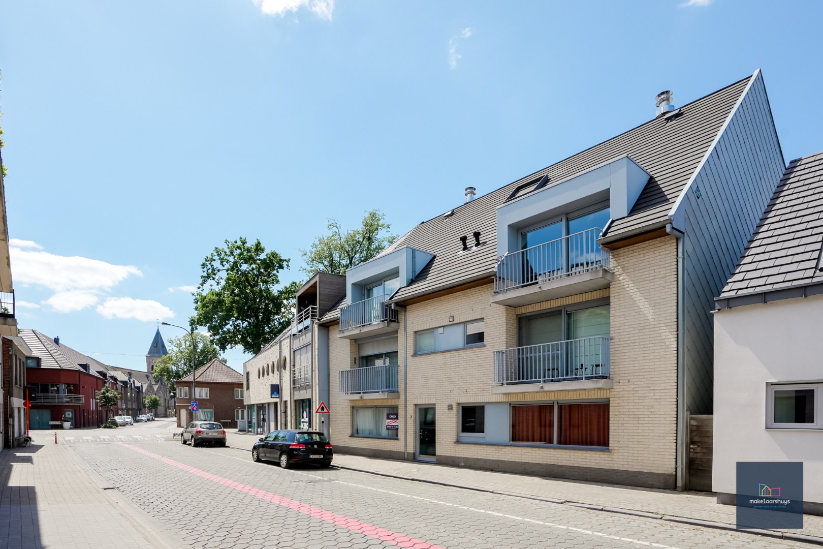 Instapklaar 2-slpk app. met alle comfort + garage 