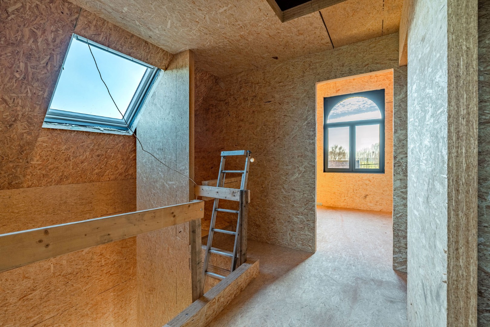 Exclusieve woning met 5 slaapkamers en royale tuin in Kruibeke, vlak bij Antwerpen 