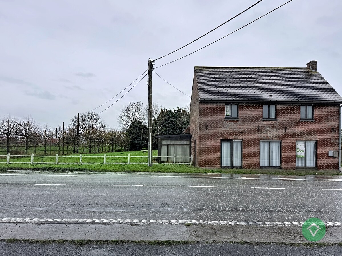 Alleenstaande woning met 4 slaapkamers te Koekelare 