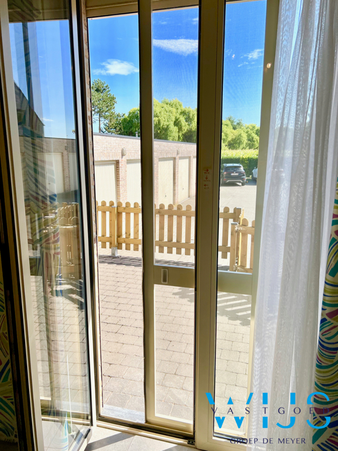 Gelijkvloersapp. met 3 slaapkamers &amp; garage in hartje Assenede ! 