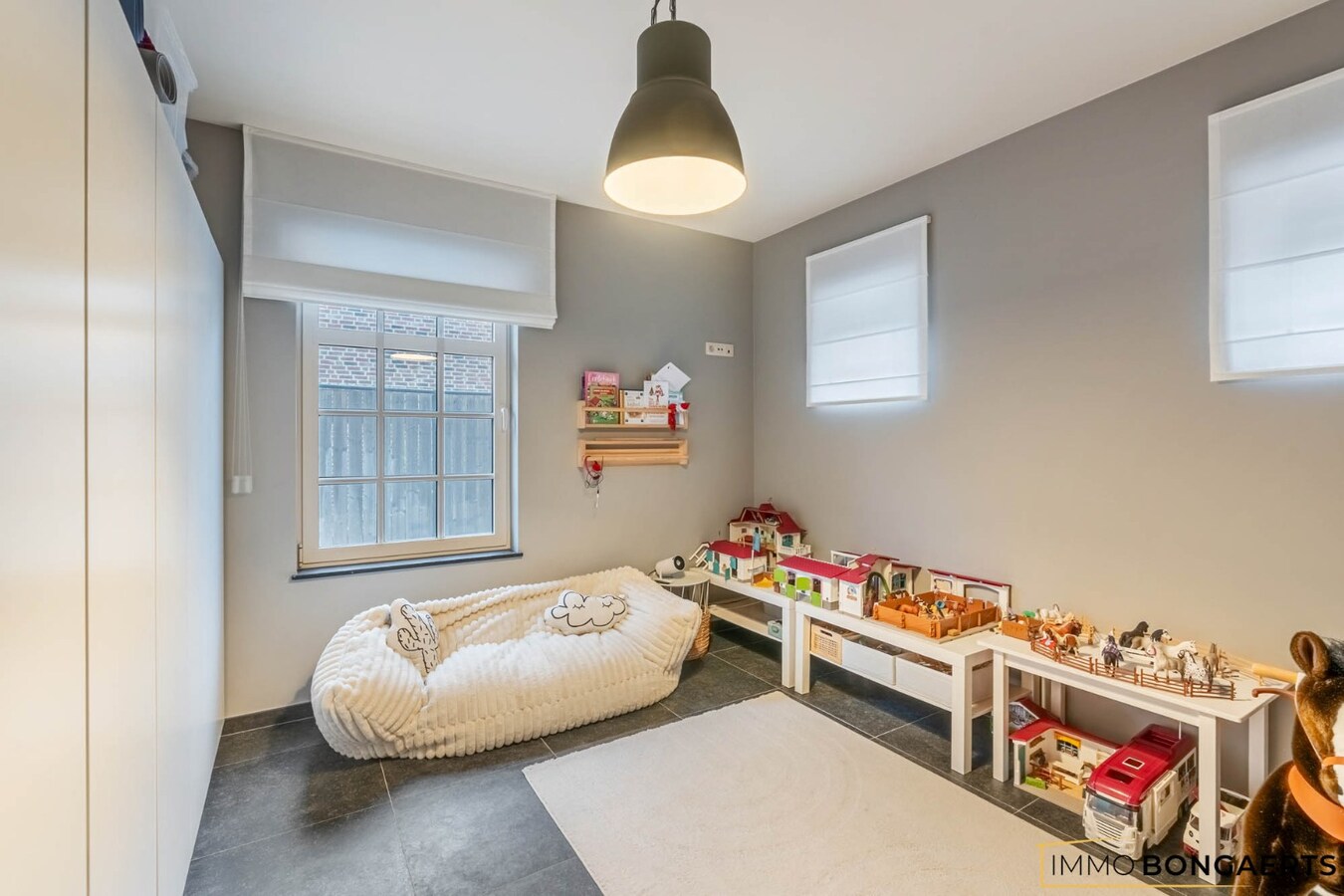 Prachtig afgewerkte woning met praktijkruimte 