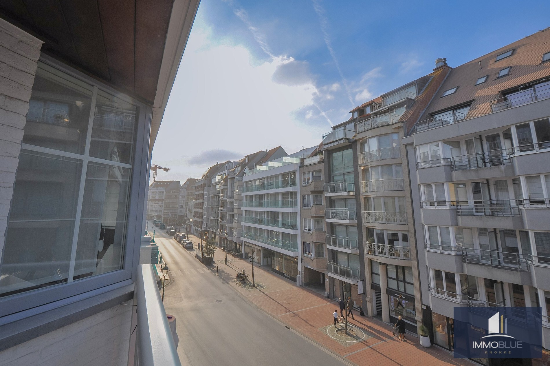 Topaanbieding – Uitzonderlijk ruim appartement gelegen in een stijlvolle residentie. 