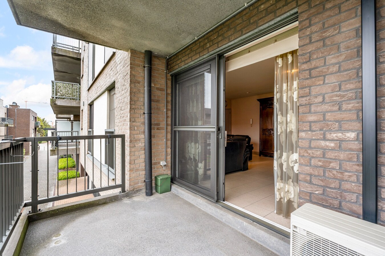 Comfortabel appartement met 1 slaapkamer, terras en autostandplaats nabij het centrum van Maaseik! 