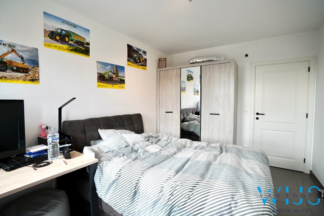 Prachtige duplex met garage in het rustige landelijke OOSTEEKLO ! 