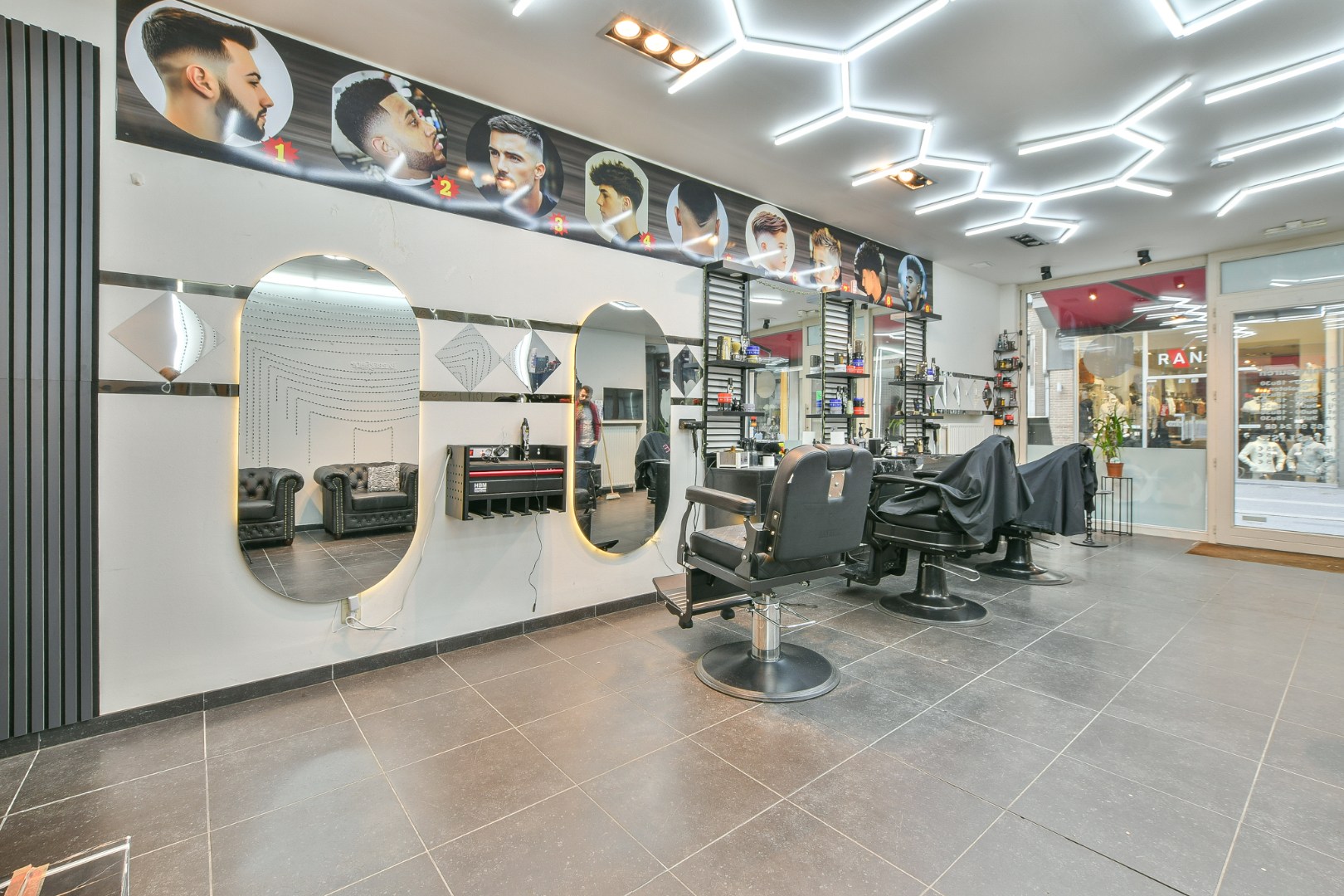 Meersgezinswoning met handelspand &amp; 3 appartementen te koop in hartje Blankenberge! 