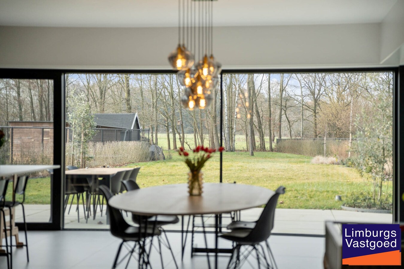 Hoogwaardig afgewerkte gezinswoning, 4 slpk, op 48a23ca, nabij centrum 