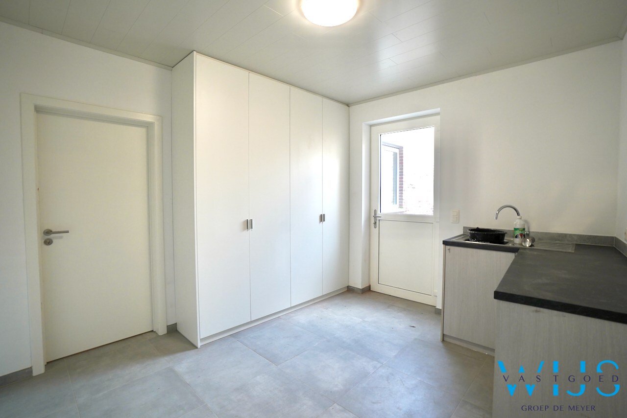 Volledig gerenoveerd woonhuis in hartje Kaprijke ! 