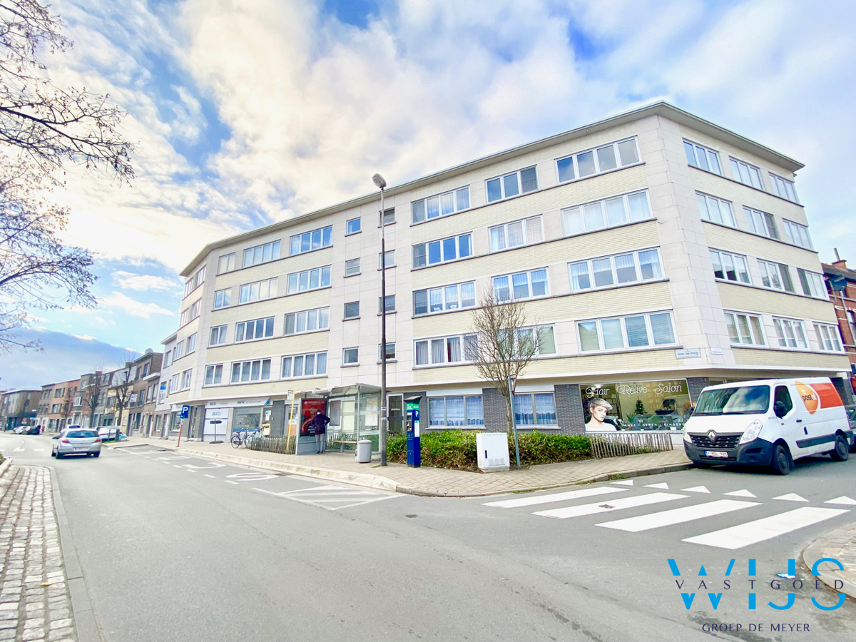 Instapklaar 2 slaapkamerappartement met terras te Wondelgem ! 