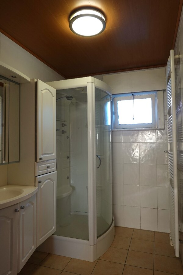 Ruime alleenstaande woning met uitstekende ligging te Ichtegem 