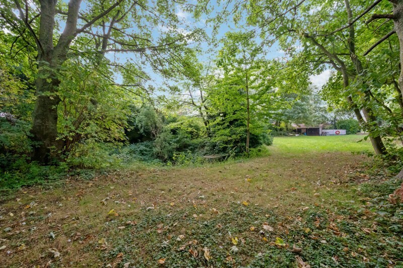 CENTRAAL GELEGEN KMO-GROND 