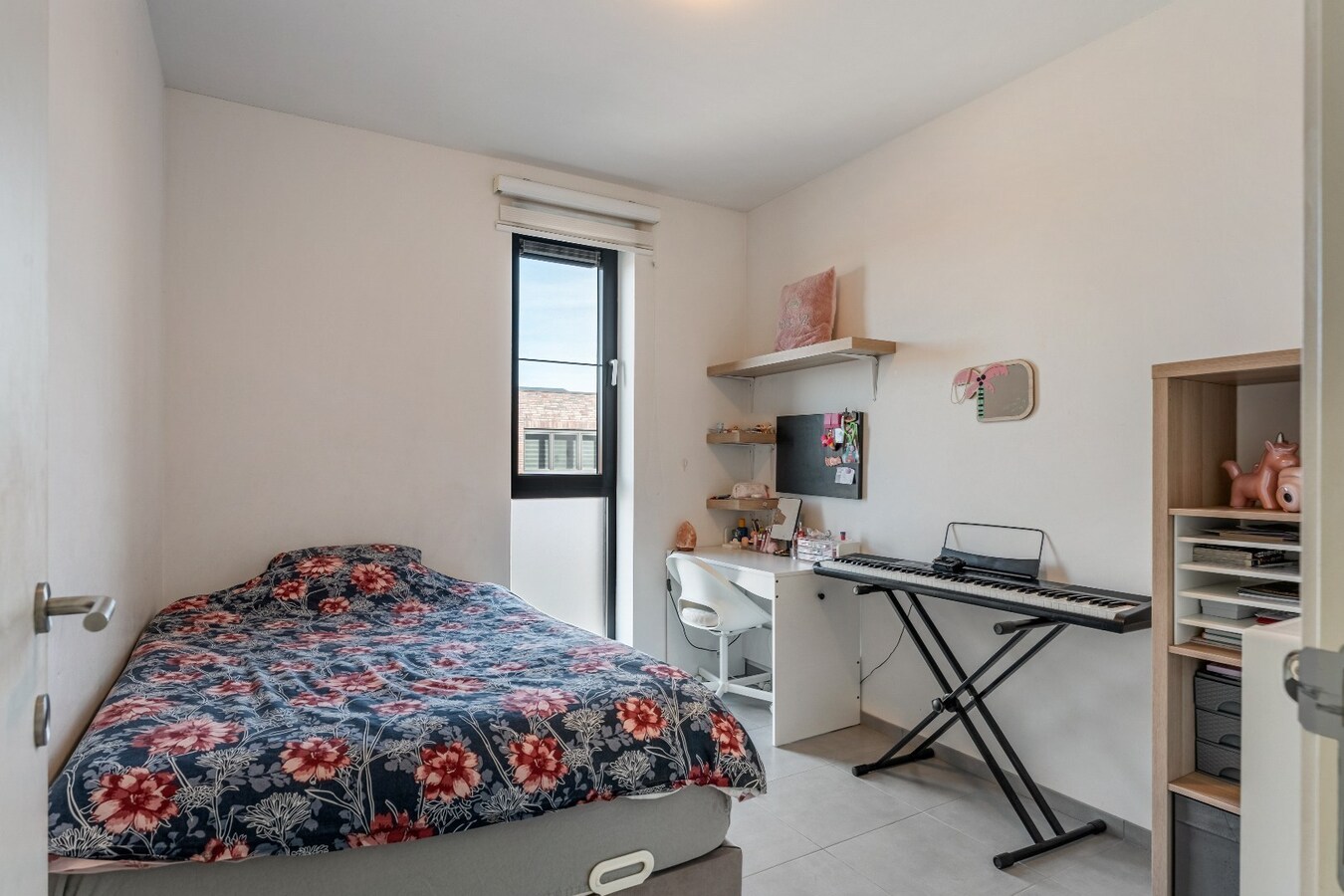 Duurzame gezinswoning met hedendaags energiecomfort, 3 slpk, ruim terras, tuin en achterliggende garage,. 