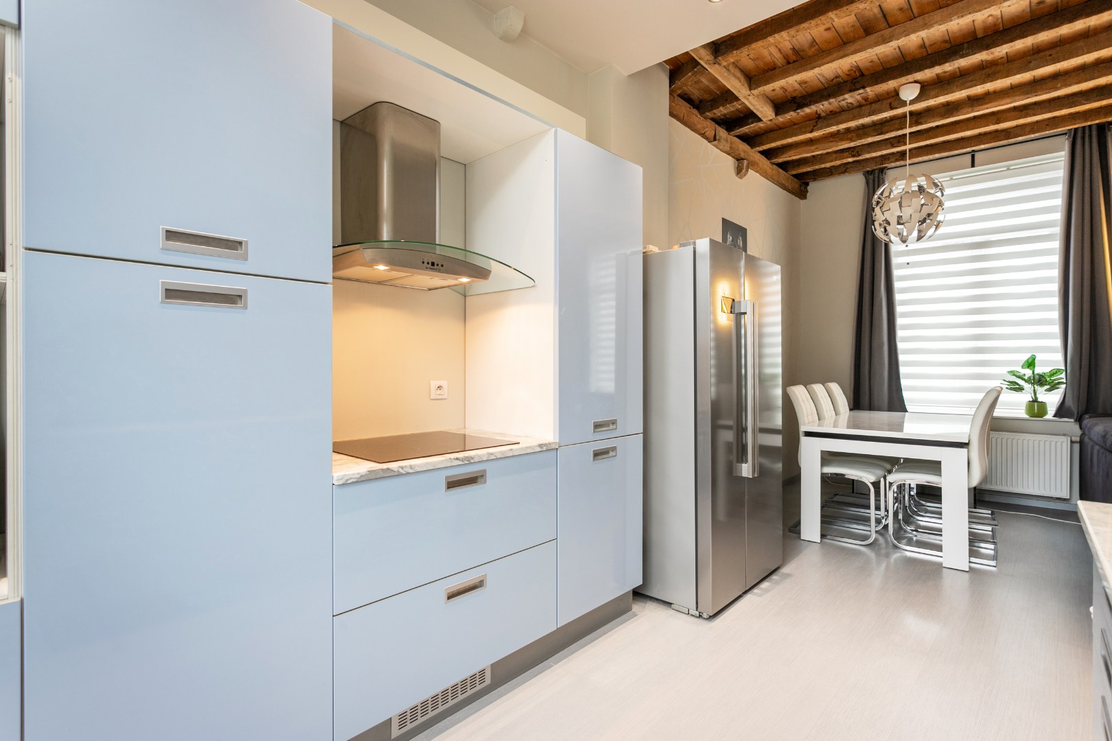 Stadswoning met mogelijke praktijkruimte te centrum Halle 