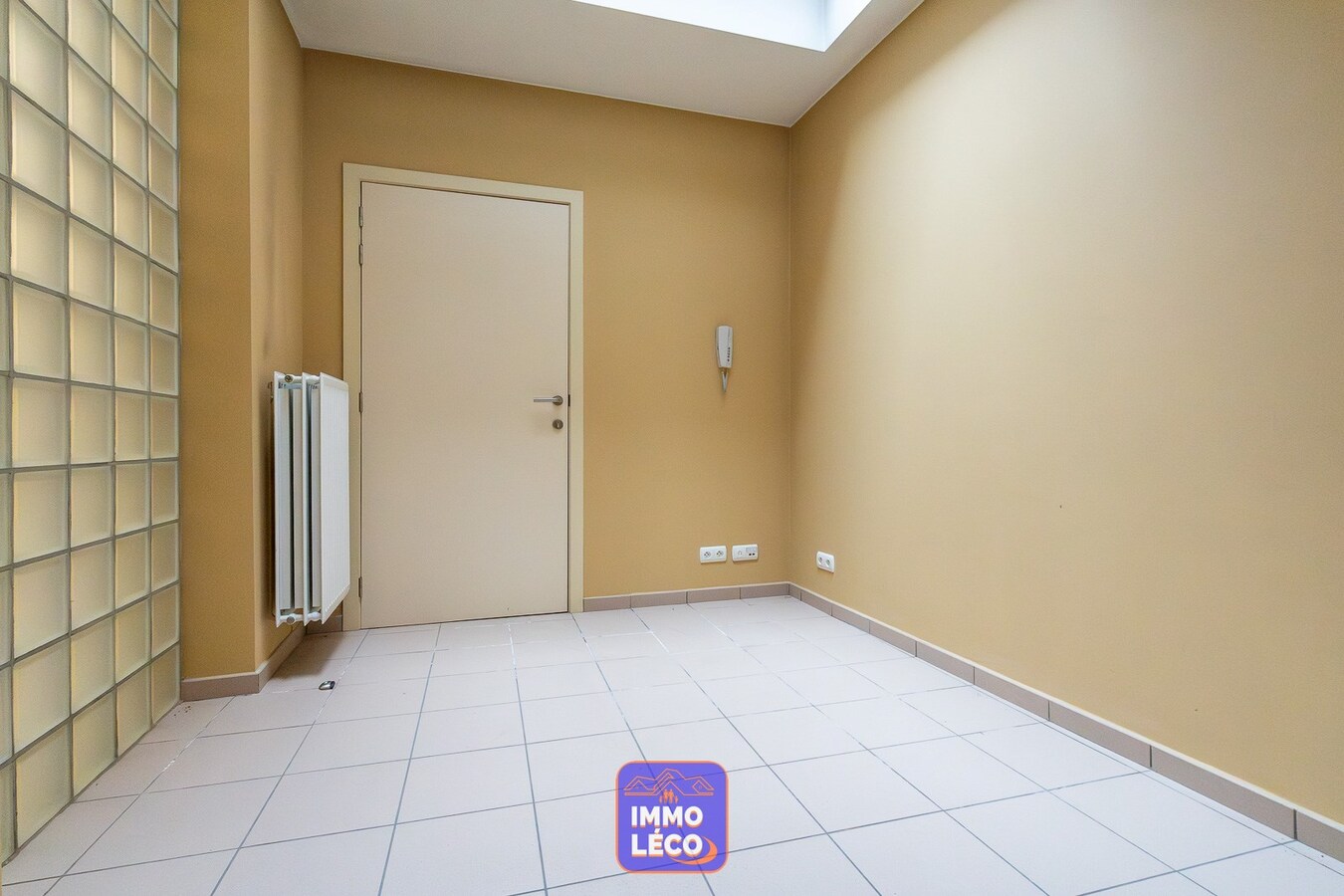 Bureaux de +/- 65m² situés au cœur du centre de Pecq, idéal professions libérales ! 