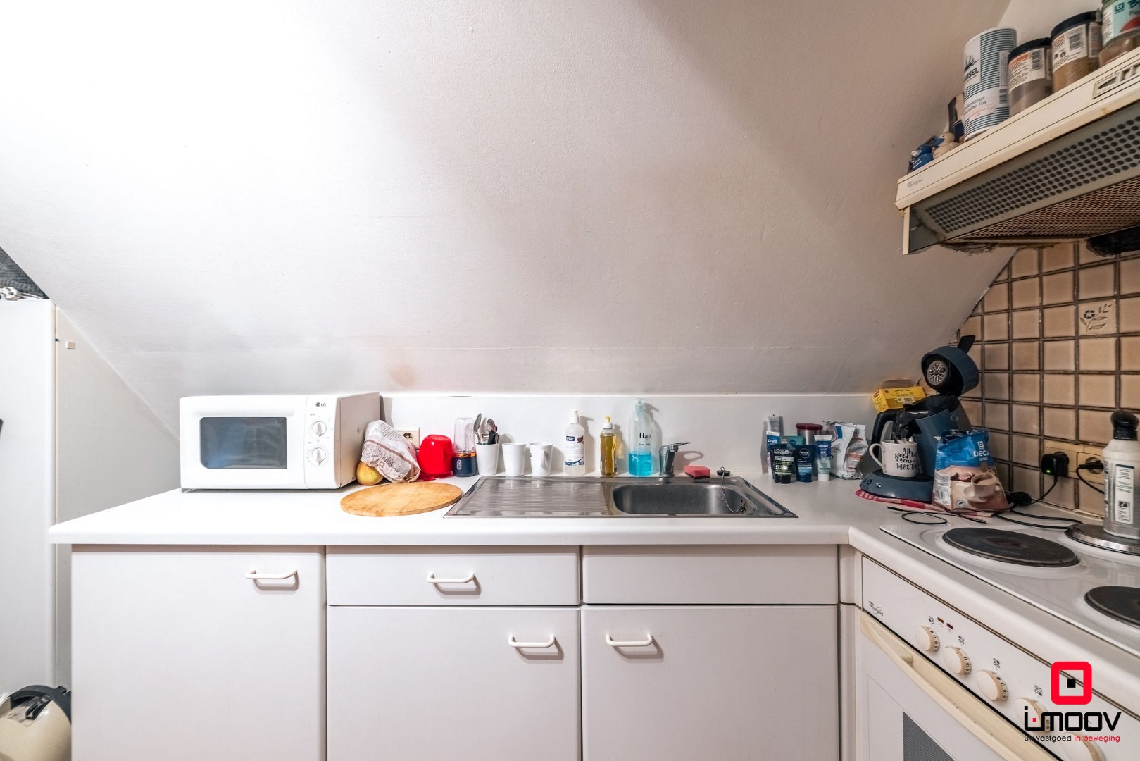 Studio op de bovenste verdieping nabij het Azaleapark te Sint-Amandsberg 