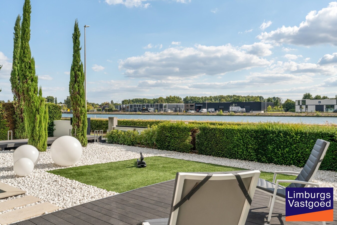 Unieke designvilla met zwembad en panoramisch uitzicht op het Albertkanaal 