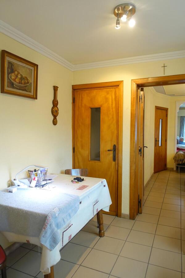 Zonnige charmante half-open woning 