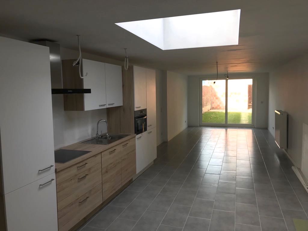 Instapklare eengezinswoning met aangelegde tuin in centrum Temse 