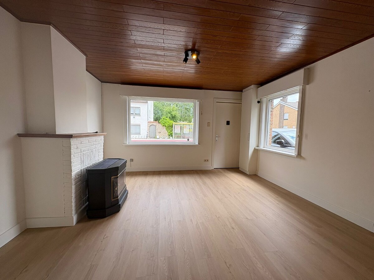 Woning met 2 slaapkamers en garage te Koekelare 