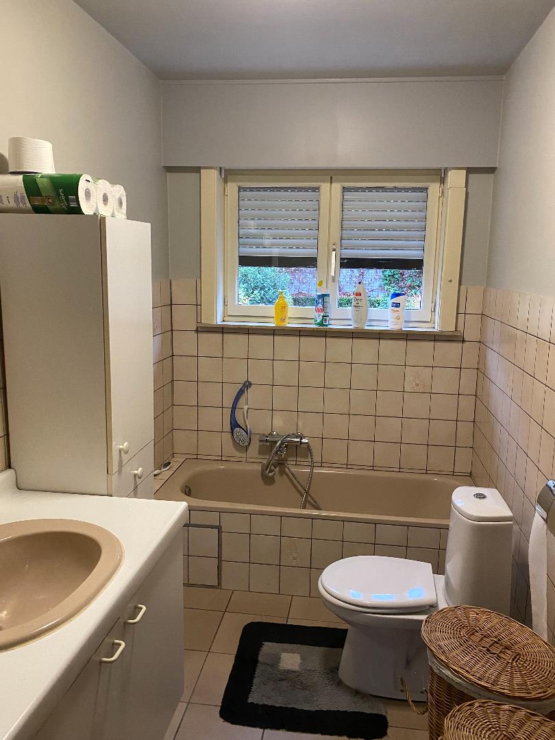 VERKOCHT VICHTE NIJVERHEIDSLAAN 