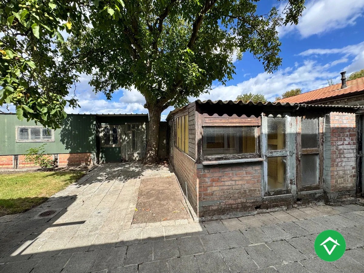 Woning met 3 slaapkamers tuin en garage te Gistel 