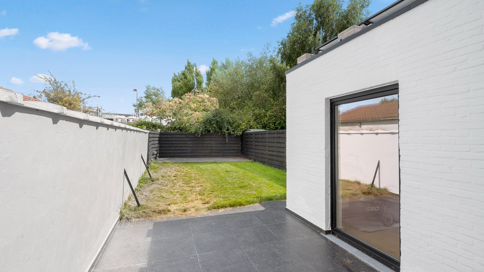 Prachtig gerenoveerde woning met 3 slaapkamers in Heist, dichtbij centrum en strand 