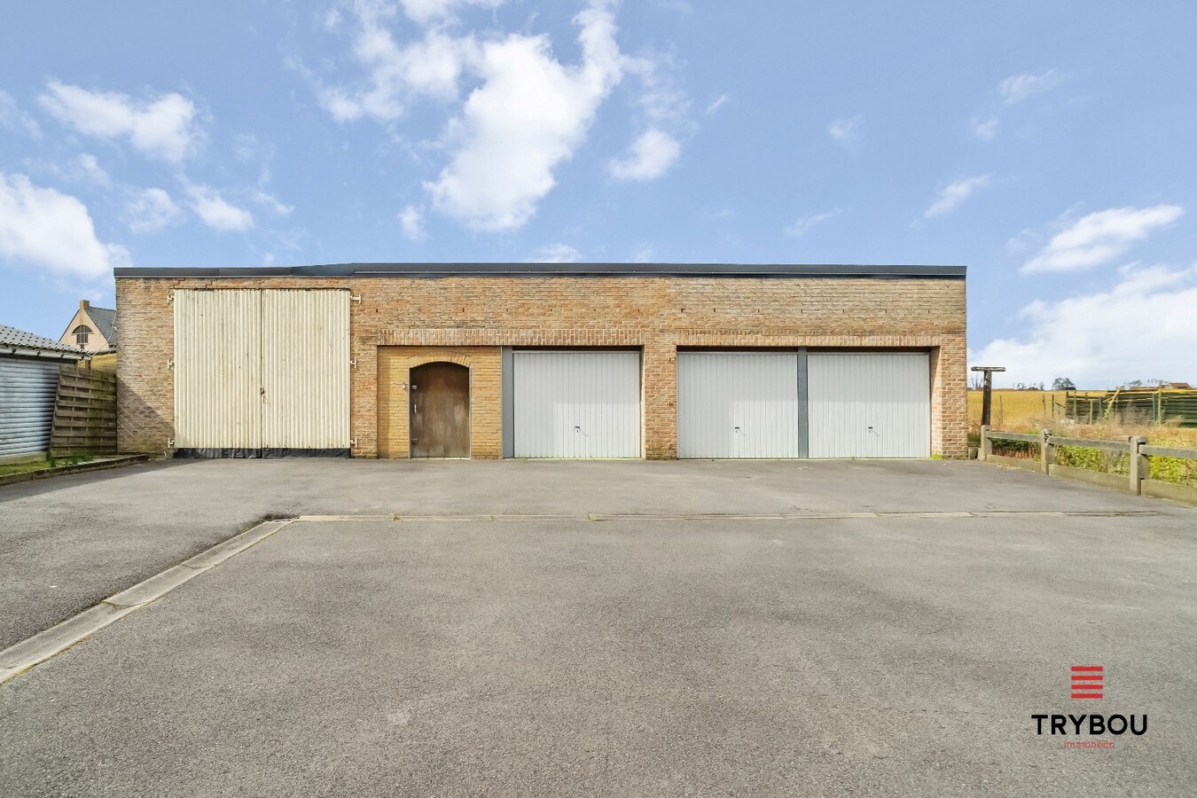 Loods (131m²) op perceel grond van 461m² 