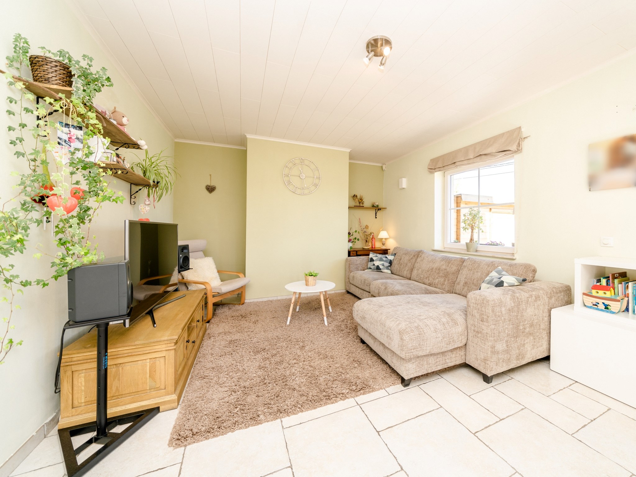 Vrijstaande woning met 3 kamers te midden het groen 