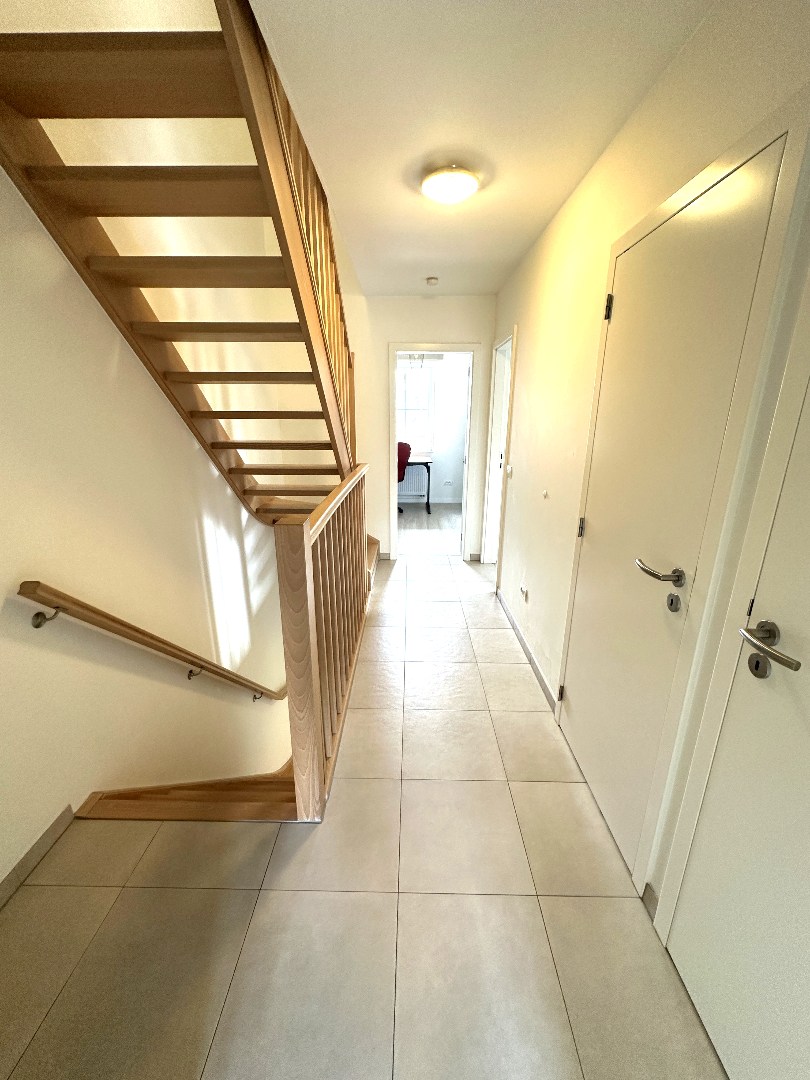 Perfect uitgeruste energiezuinige woning met 4 slpk, tuin en garage, Torhout 