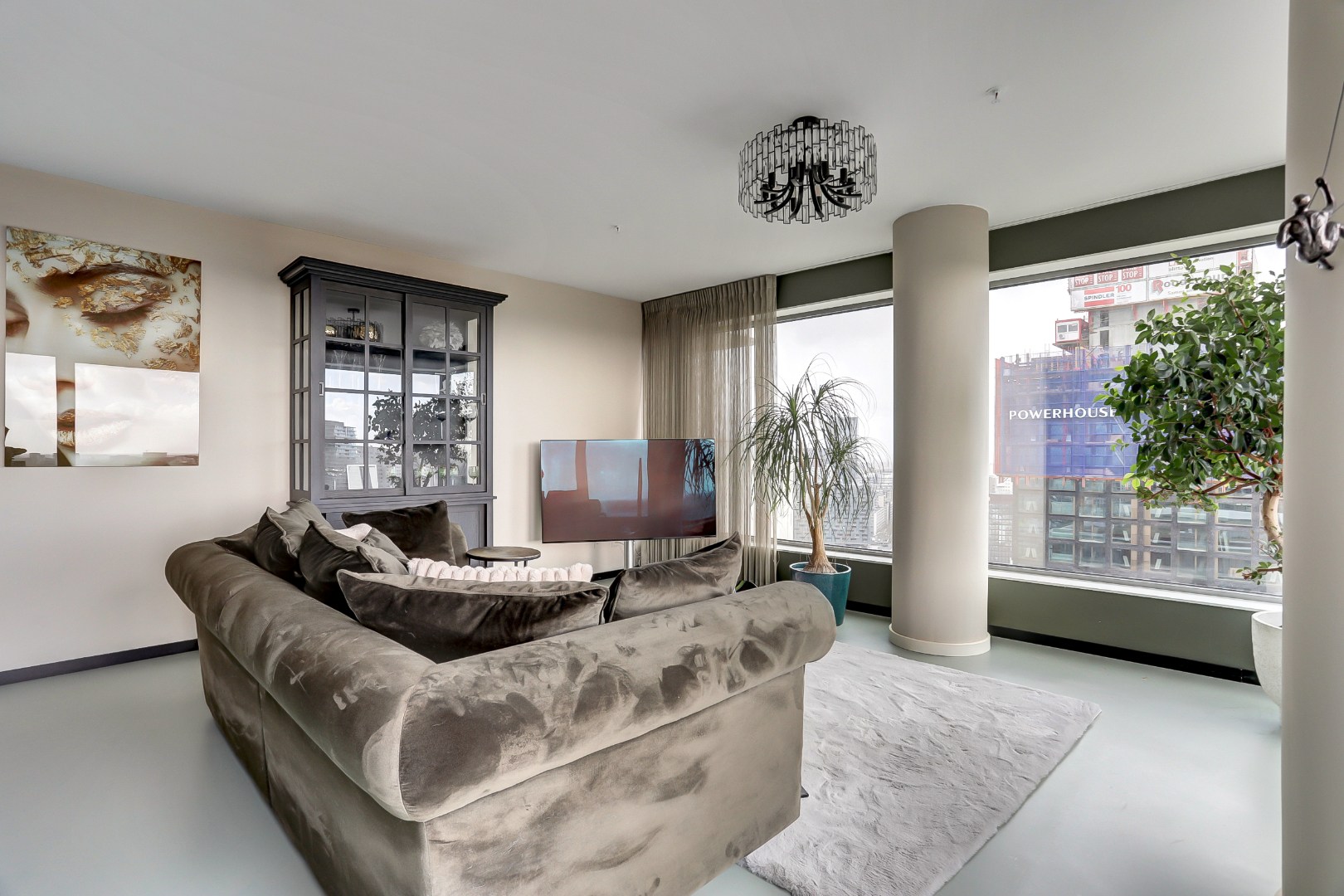 Ultiem luxe wonen in de iconische The CoolTower met spectaculair uitzicht, royaal terras (34 m²) en moderne afwerking in het bruisende hart van Rotterdam! 