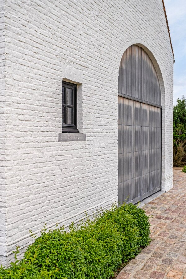 Uitzonderlijk gelegen landelijke villa met bijgebouw 